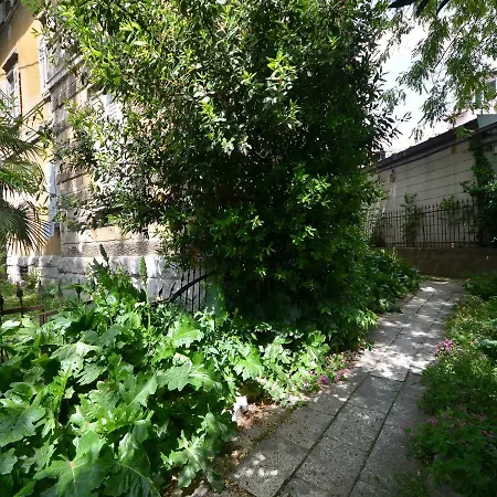 招待所 Argenta Luxury 4*